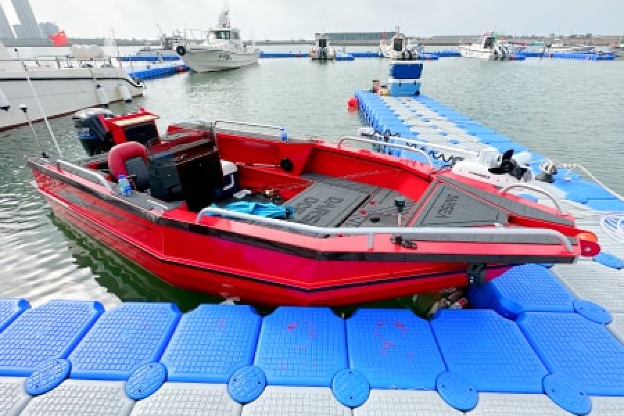 Pontoon fishing boat 498